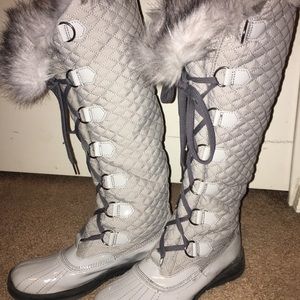 Size 7 snow boots